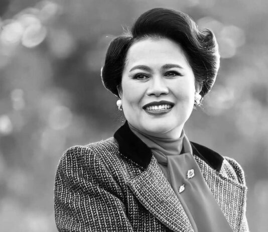 น้อมส่งเสด็จสู่สวรรคาลัย